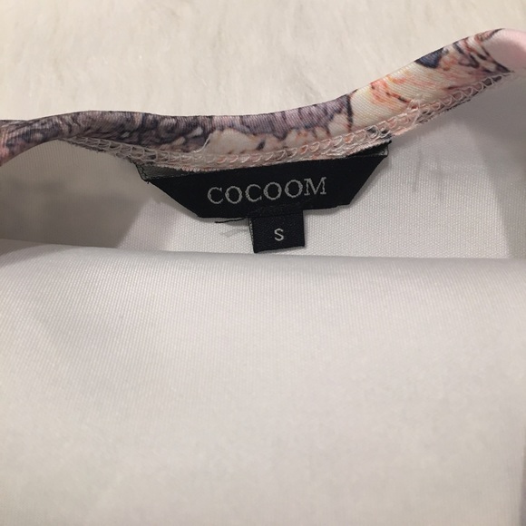 Cocoom Graphic Scenery Bodycon Sleeveless Dress - Picture 2 of 6